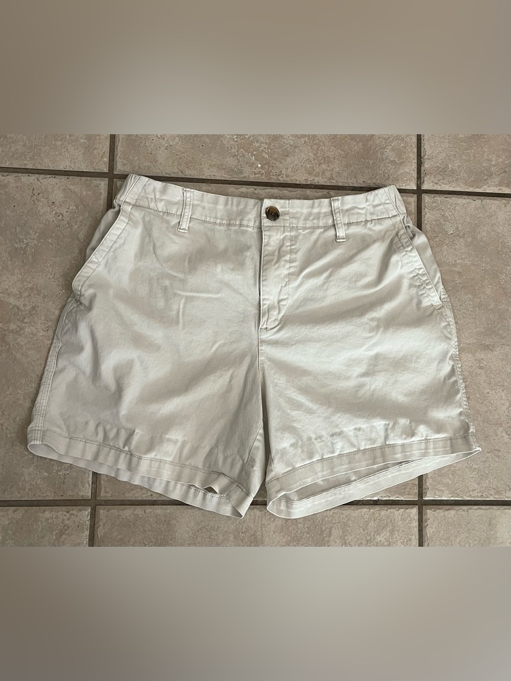Old Navy Women’s OGC Original Chino Shorts in Wishbone (Cream/Off-White), Size M